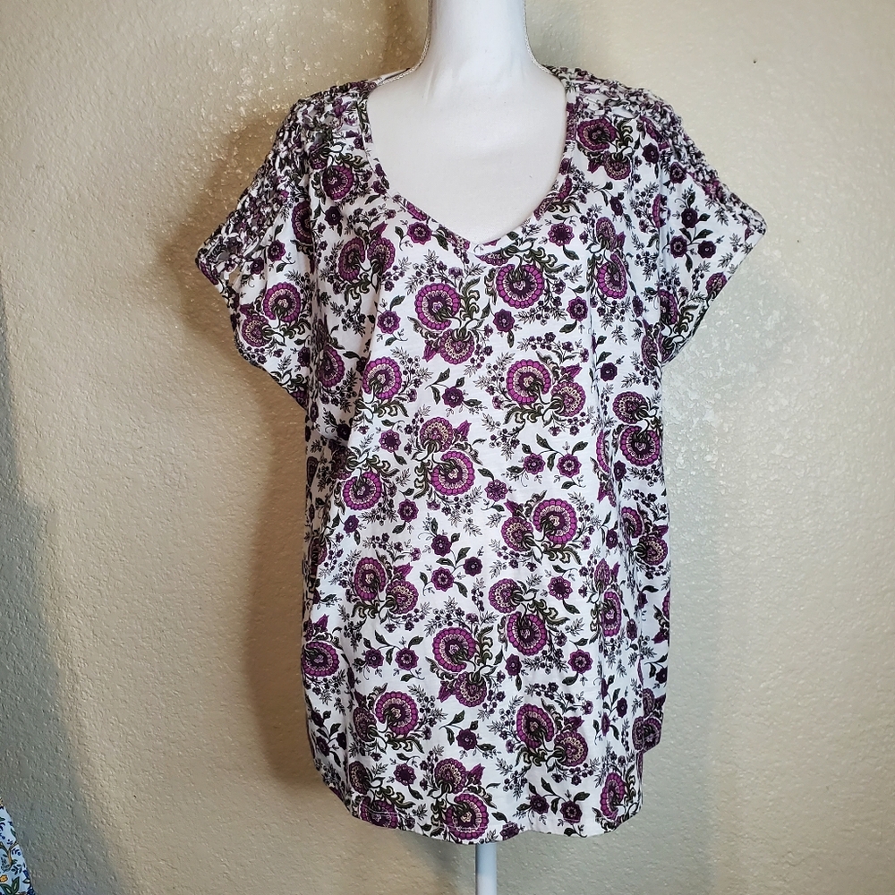 Lane Bryant Size 18/20 Swing Tee Lattice Peek-a-boo Shoulders V Neck Floral Top